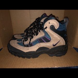 VTG Women Nike Hiking Boots Suede/Blue/purple SZ 8